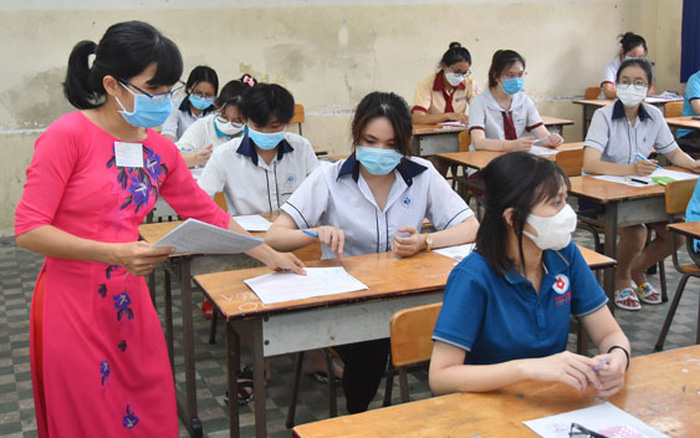 Kết quả tốt nghiệp THPT: Địa phương nào tụt hạng nhiều nhất, vì sao?