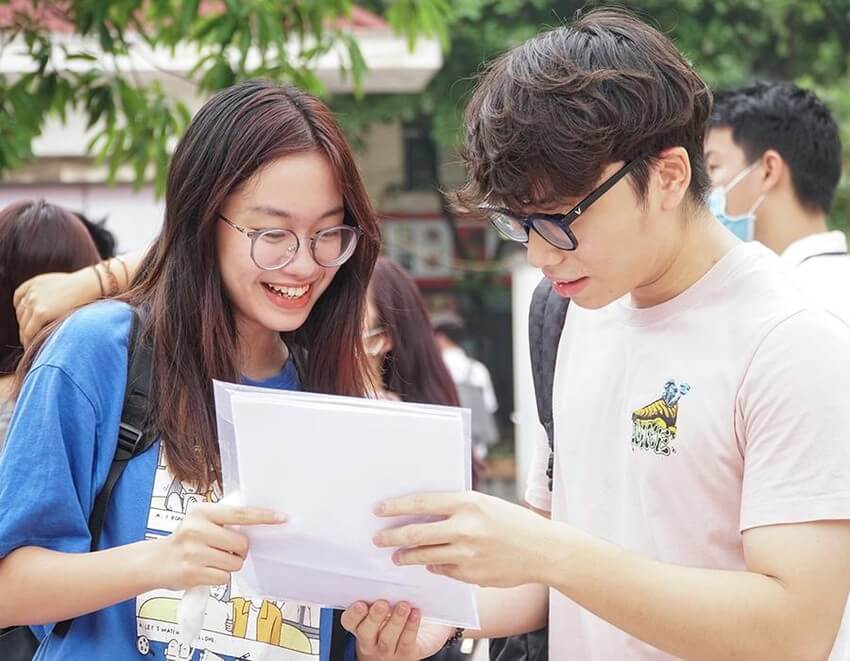 Kết quả thi tốt nghiệp THPT 2022 tại Hà Nội có điểm 9,75 môn văn - Ảnh 1