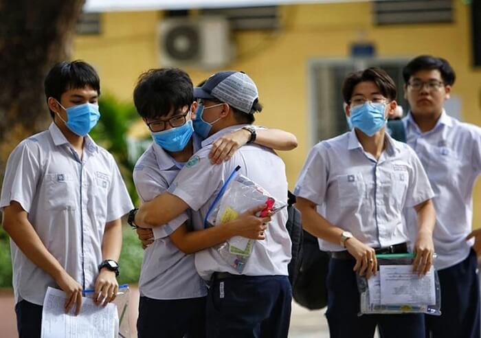 Dự đoán điểm chuẩn của khối ngành kinh tế, sức khỏe và sư phạm - Ảnh 1