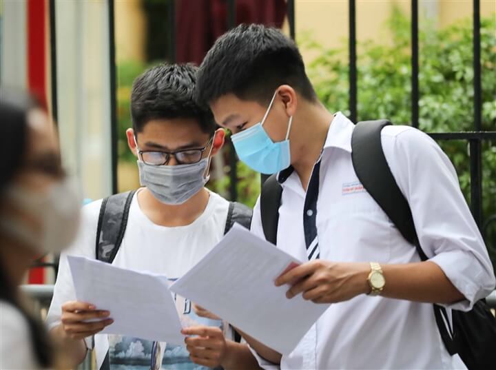 Những trường top đầu tại Hà Nội thường hạ điểm chuẩn vào lớp 10 năm 2022 - Ảnh 1