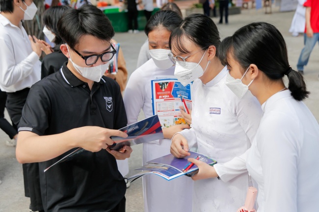 Học sinh tất cả các trường chuyên có thể được xét tuyển thẳng vào Đại học Văn Lang