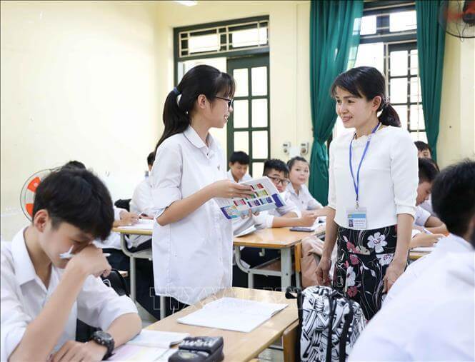 Học sinh cần lưu ý gì sau khi biết điểm thi, điểm chuẩn vào lớp 10 năm 2022? - Ảnh 1