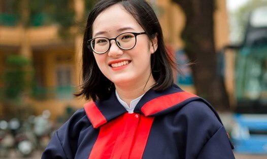 Nữ sinh trường huyện trở thành thủ khoa Phú Thọ 2022 - Ảnh 1