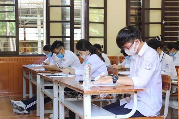 Kỳ thi tốt nghiệp THPT năm 2022: Đề thi tổ hợp vừa sức, không làm khó thí sinh - Ảnh 1