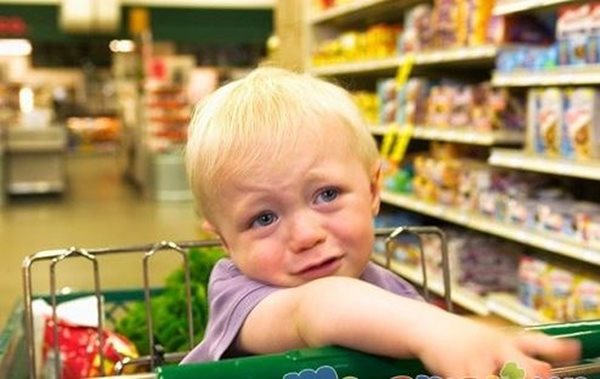 Nên làm gì khi trẻ luôn vòi vĩnh mua đồ chơi? - Ảnh 1