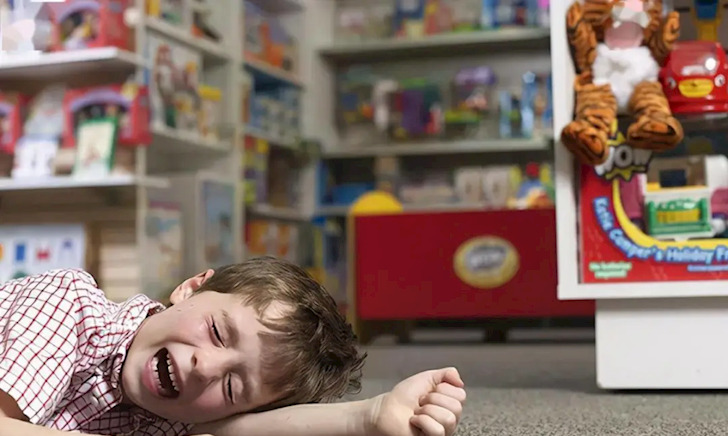 Nên làm gì khi trẻ luôn vòi vĩnh mua đồ chơi? - Ảnh 2