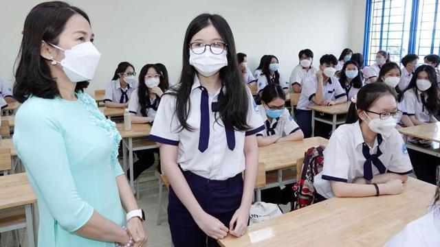 TP.HCM: Trường tiên tiến, học sinh đóng tiền ra sao? - Ảnh 1
