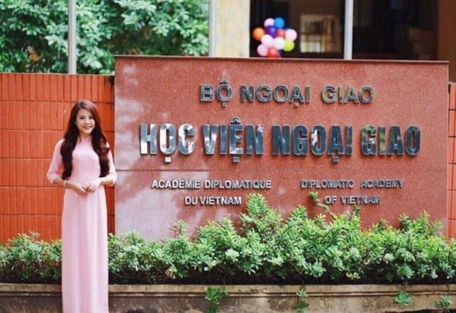 Học viện Ngoại giao lấy điểm sàn 22 - Ảnh 1
