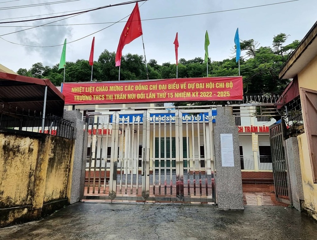 Phê bình Hiệu trưởng THCS thị trấn Núi Đối, hoàn trả 2 triệu cho phụ huynh - Ảnh 2