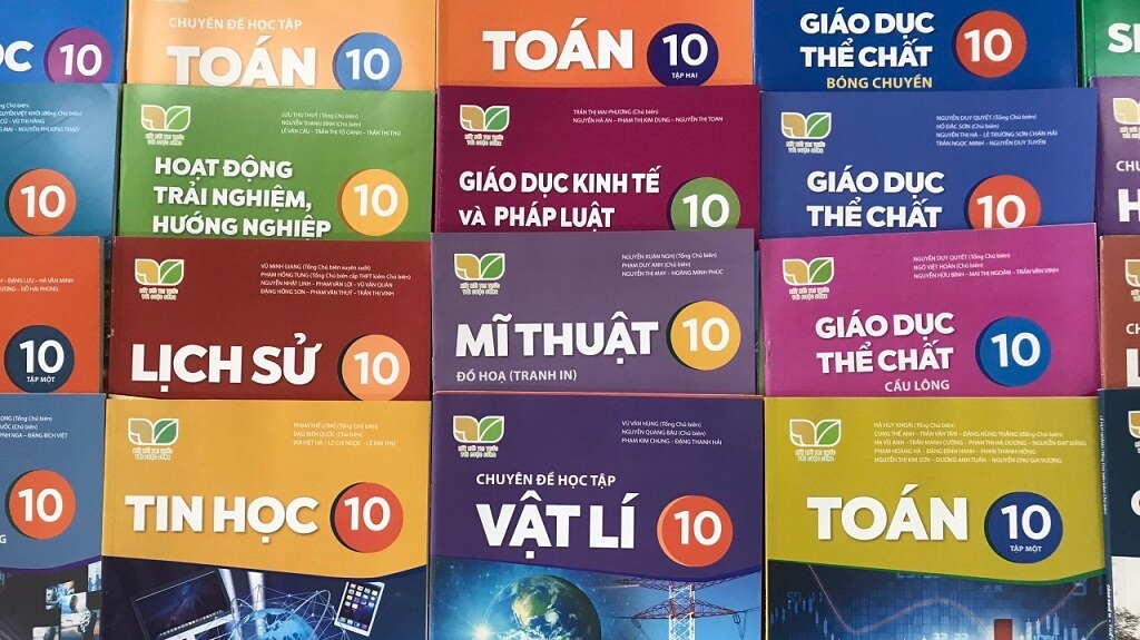 Học sinh vẫn thiếu sách giáo khoa dù NXB đã hứa hẹn - Ảnh 1