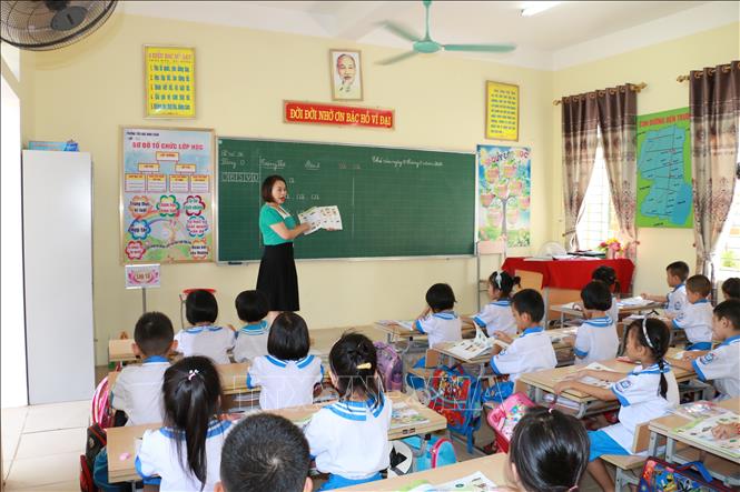 Vì sao chuyện thiếu giáo viên khó có hồi kết? - Ảnh 1