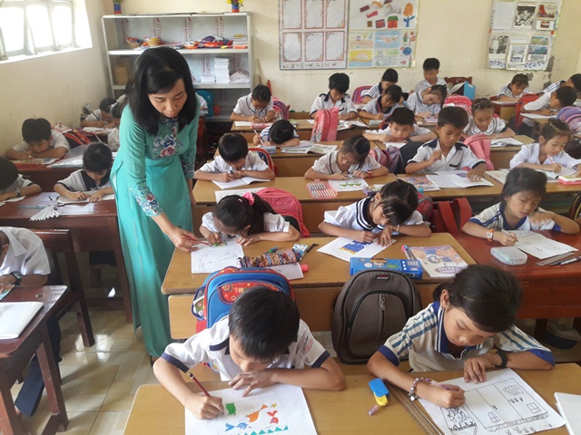 Vì sao chuyện thiếu giáo viên khó có hồi kết? - Ảnh 2