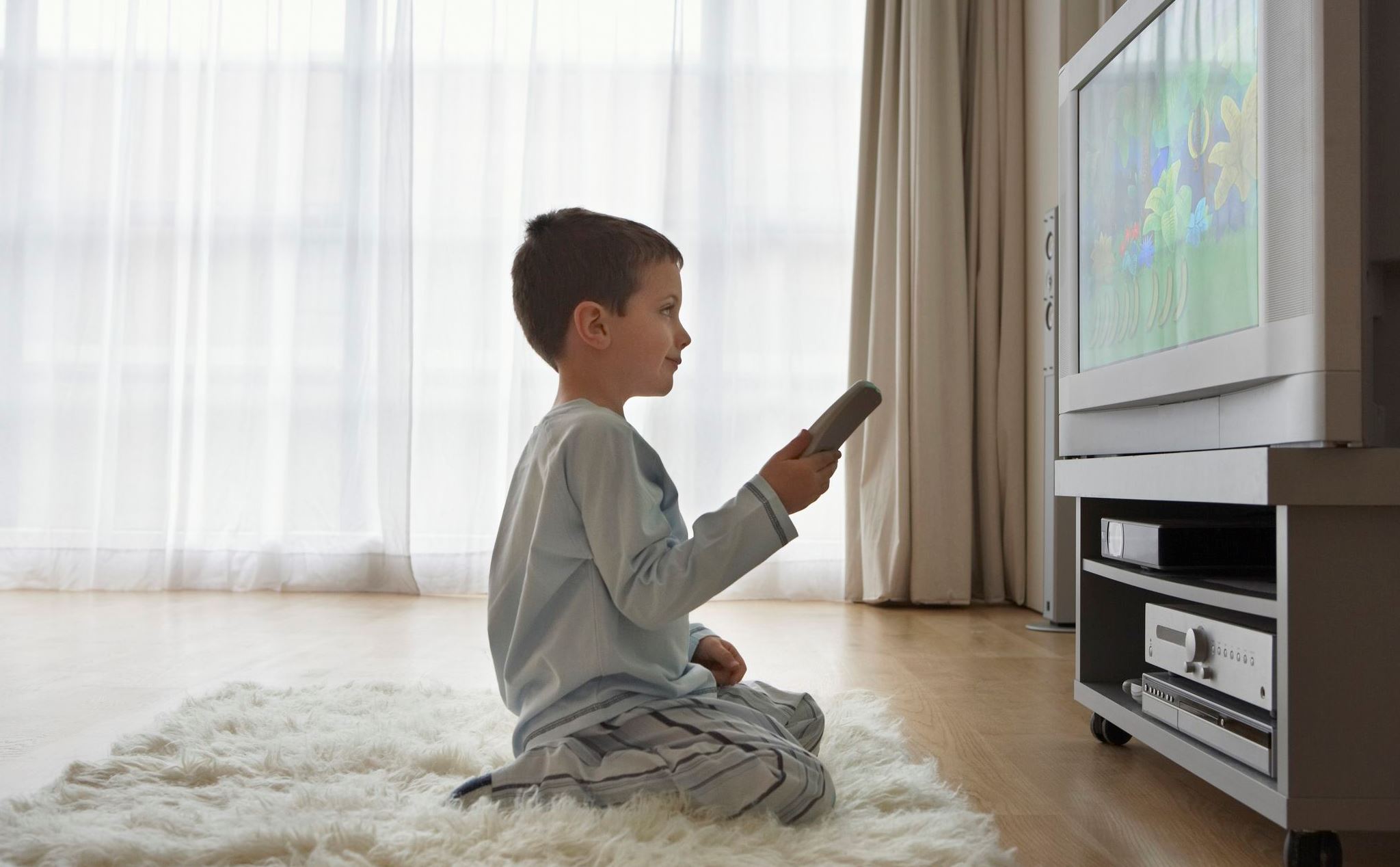 Những thói quen xấu ảnh hưởng đến sức khỏe của trẻ - Ảnh 4