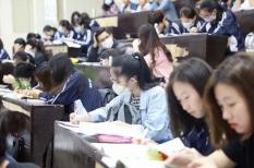 Các trường đại học công lập sẽ giữ ổn định mức học phí như năm 2021