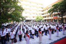 Học sinh cả nước tham gia khai giảng năm học mới