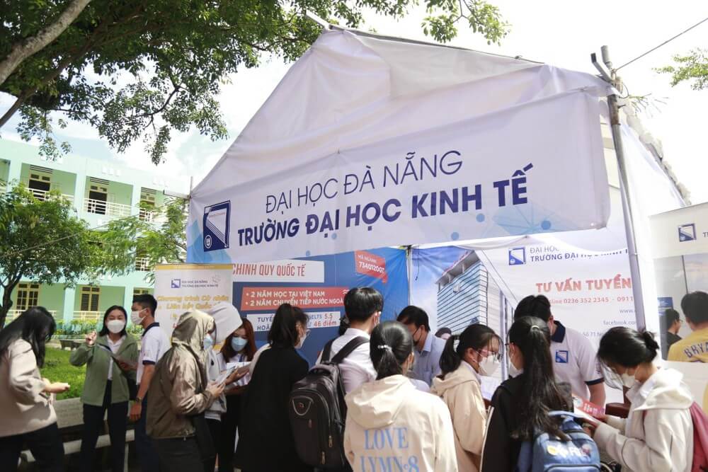 Giảng viên không chấp nhận bị xử lý kỷ luật vì hết thời hạn