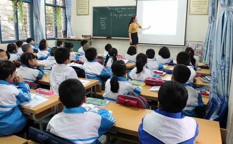 Các tỉnh thành nên ngăn chặn tình trạng lạm thu trong trường học bằng cách nào?