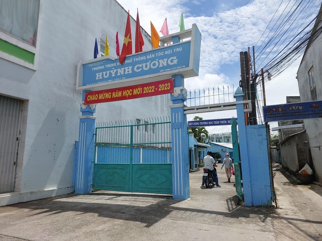 Một trường tại Sóc Trăng thu phí ôn thi tốt nghiệp 2022 thiếu minh bạch - Ảnh 1