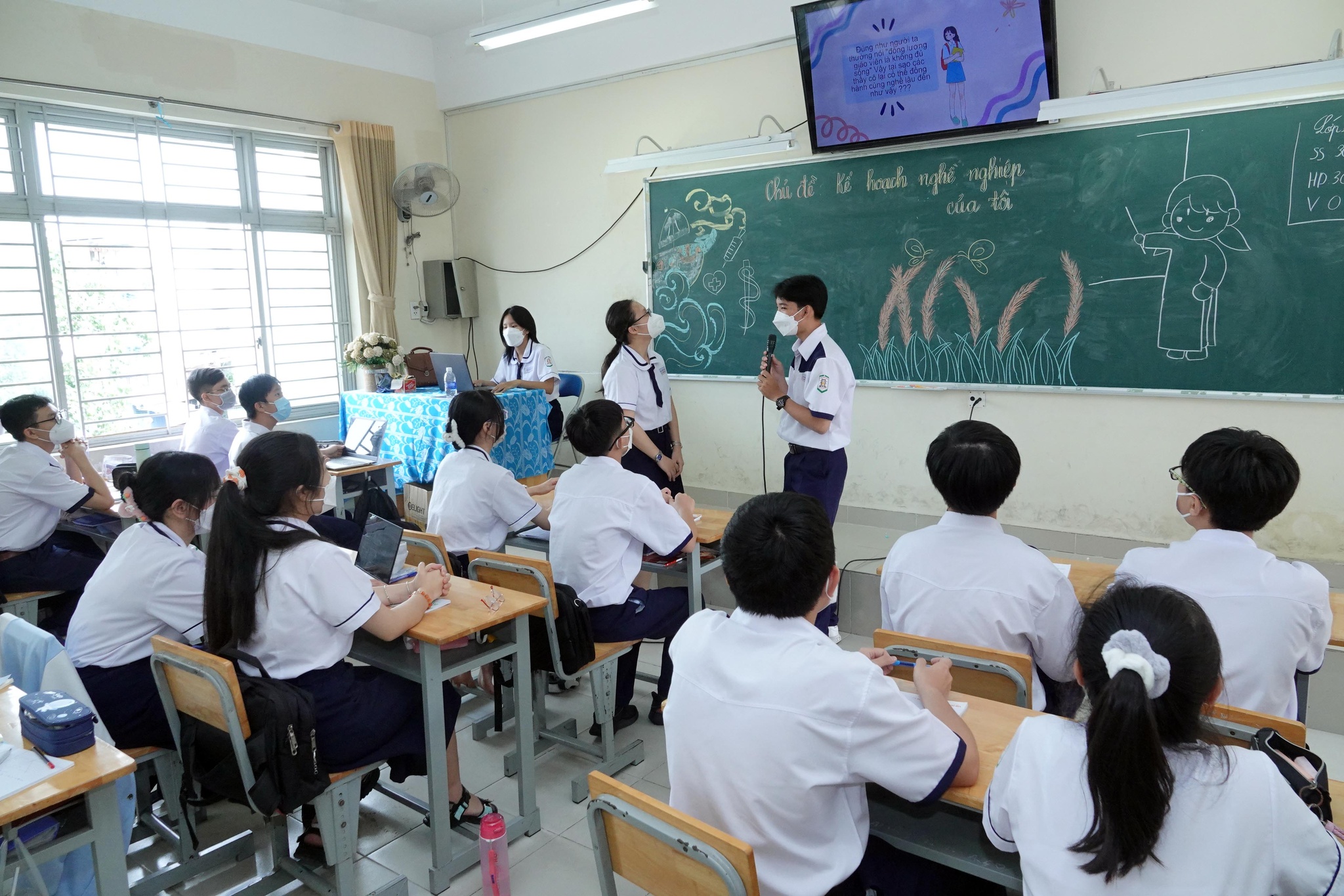 Đáp án 3 môn thi Văn Toán Anh vào lớp 10 công lập ở Tp HCM - Ảnh 1