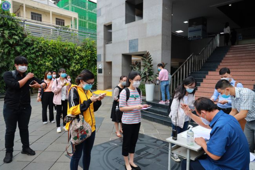 Để cánh cửa đại học không khép với tân sinh viên nghèo