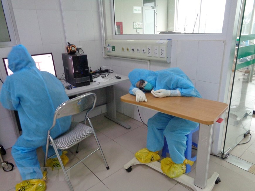 Sinh viên ngành y học tốn tiền tỉ, ra trường lãnh lương vài triệu đồng/tháng - Ảnh 1