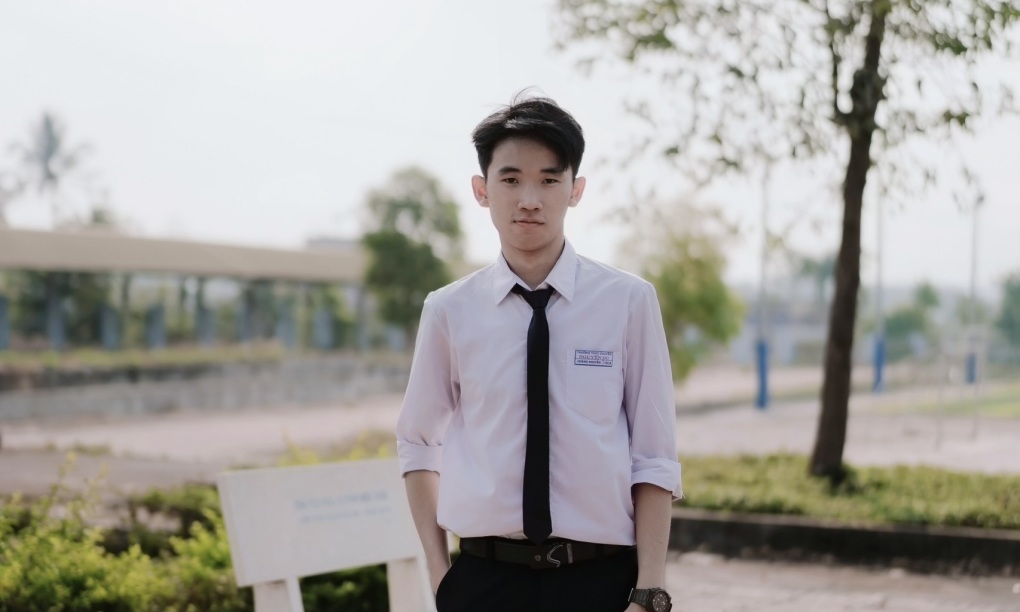 THPT chuyên Nguyễn Du, tỉnh Đăk Lăk THPT chuyên Nguyễn Du, tỉnh Đăk Lăk