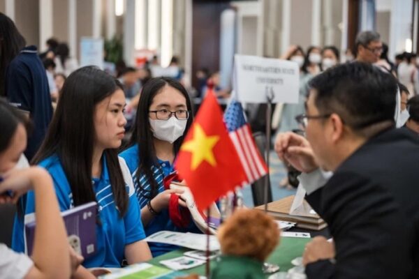 Số visa du học Mỹ cấp cho người Việt năm 2024 đạt đỉnh trong 10 năm