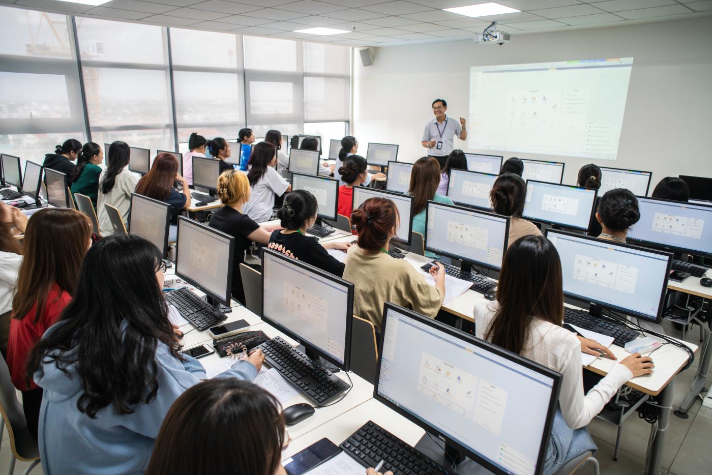 Đại học văn lang 3