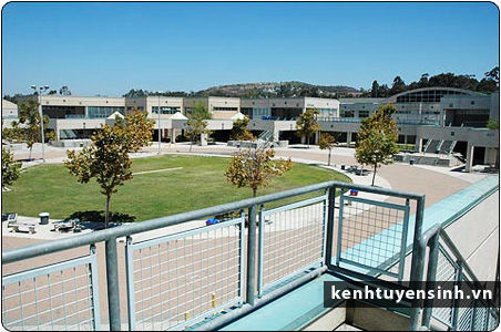 trung hoc quoc te Scripps Ranch High School Scripps Ranch High School, trung hoc quoc te, pho thong quoc te, hoc bong du hoc my, thong tin du hoc, hoc sinh quoc te