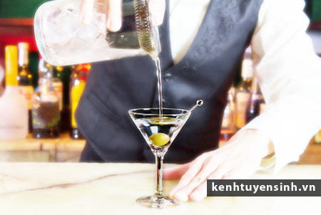 bartender pha che ruou, bartender, hoc pha che, nha hang khach san, ky thuat pha che ruou