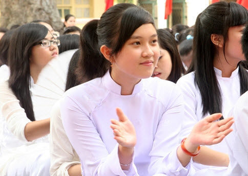 Phó thủ tướng gióng trống khai giảng năm học mới