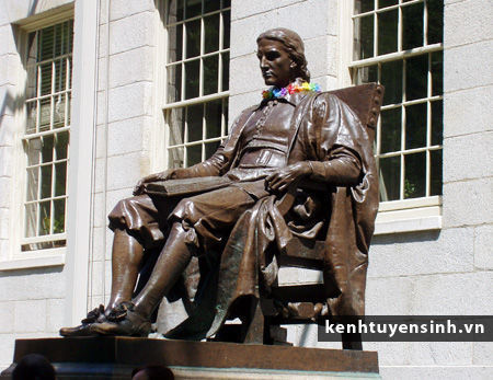 John Harvard Harvard University, đai hoc quoc te, thong tin du hoc Harvard, thu tuc lam ho so vao Harvard, knh nghiem du hoc Harvard, sinh vien Harvard
