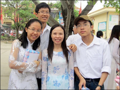 Một lớp có 43/57 học sinh đạt 20 điểm trở lên