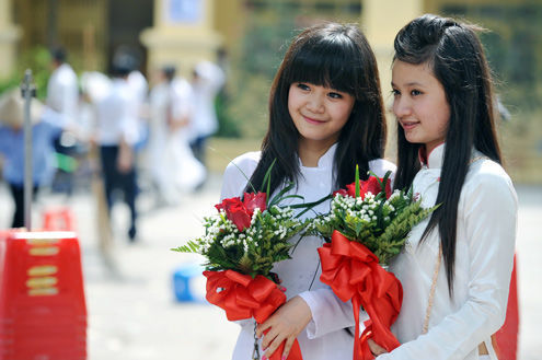 Nữ sinh duyên dáng trong ngày khai trường
