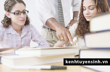 Nguyên nhân giảm sút số lượng tuyển sinh vào các trường College tại Anh