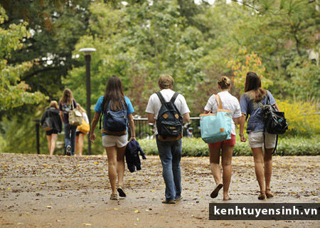 Trường Taylors College Auckland tặng vé máy bay cho sinh viên