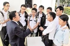 Tuyển sinh 2012: Thắc mắc của thí sinh về khối A1