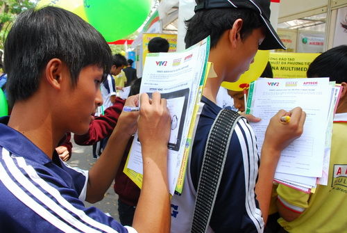 Thí sinh có hình xăm không đuợc dự tuyển trường quân sự