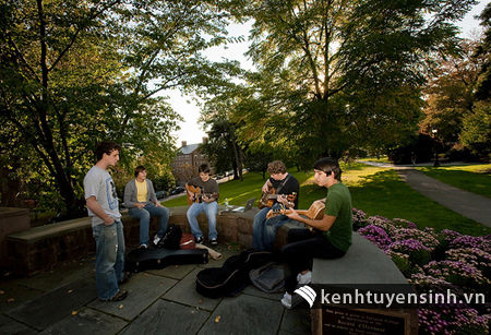 Một số câu hỏi về chi phí du học Singapore