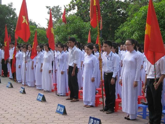 HS Nghệ An tựu trường ngày 10/8/2011