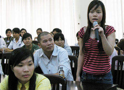 Mất cân đối ngành nghề: Đâu là lối thoát?