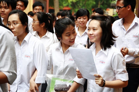 Tự chủ tuyển sinh ĐH, CĐ: Bước "cải lùi"?