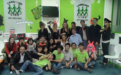 Chạy nước rút săn học bổng Tiếng Anh lớn nhất năm