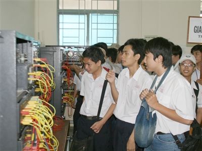 Điện tử Viễn thông - khó dễ tùy trường