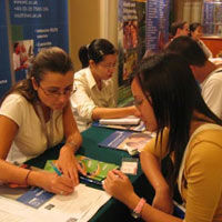 Tuyển sinh ĐH, CĐ 2011: Ngành nào sẽ “nguội” trong tương lai gần?