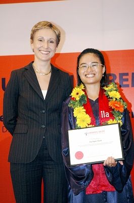 Dễ dàng có học bổng Quản trị kinh doanh 15 triệu đồng