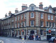 học bổng du học Anh trường cao đẳng quốc tế M.L.S