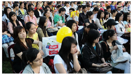 Tưng bừng ngày hội miền Trung