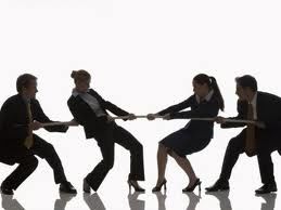 Ráo riết cạnh tranh hút thí sinh