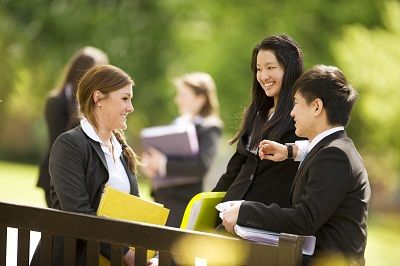 Học bổng 100% học phí dự bị đại học và thạc sĩ tại Anh